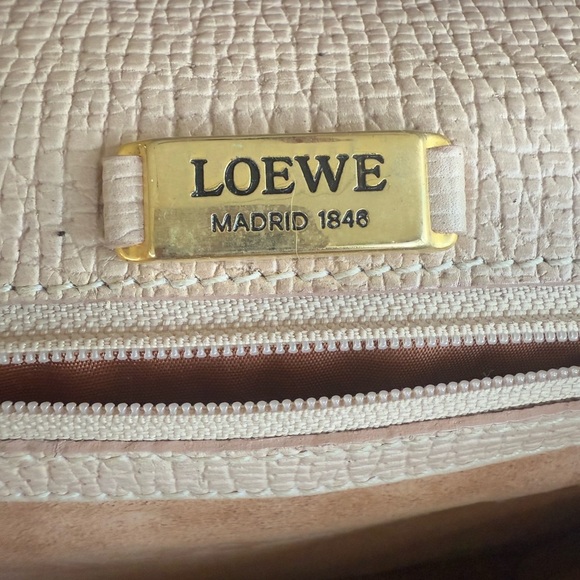 Cream 2-Tone Loewe with long shoulder strap - Picture 11 of 13